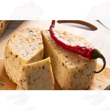Coombe Castle Fiery Spice – Cheddar épicé au piment et au paprika