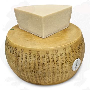 Parmigiano Reggiano D.O.P. - 24 mois | Qualité Premium | 4,5 kg - COIN 1/8
