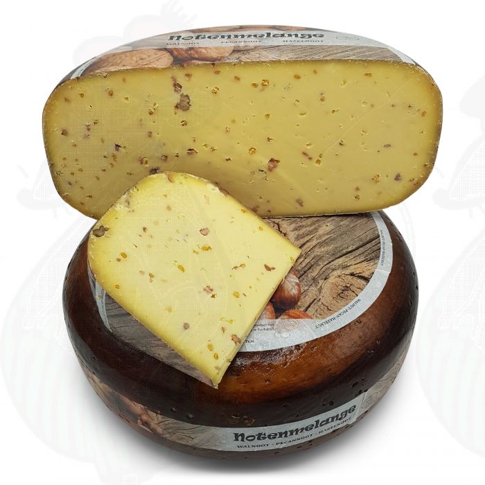 Fromage aux noix main product photo